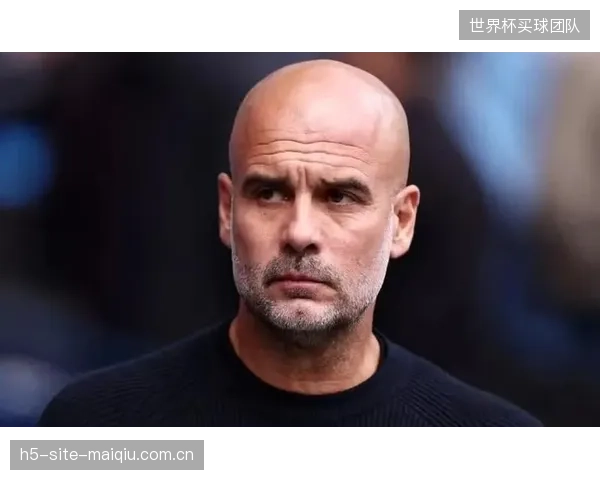 佩普·瓜迪奥拉在淘汰赛中继续沿用边后卫内收的战术，以此来增强中场的控制力和传球优势。